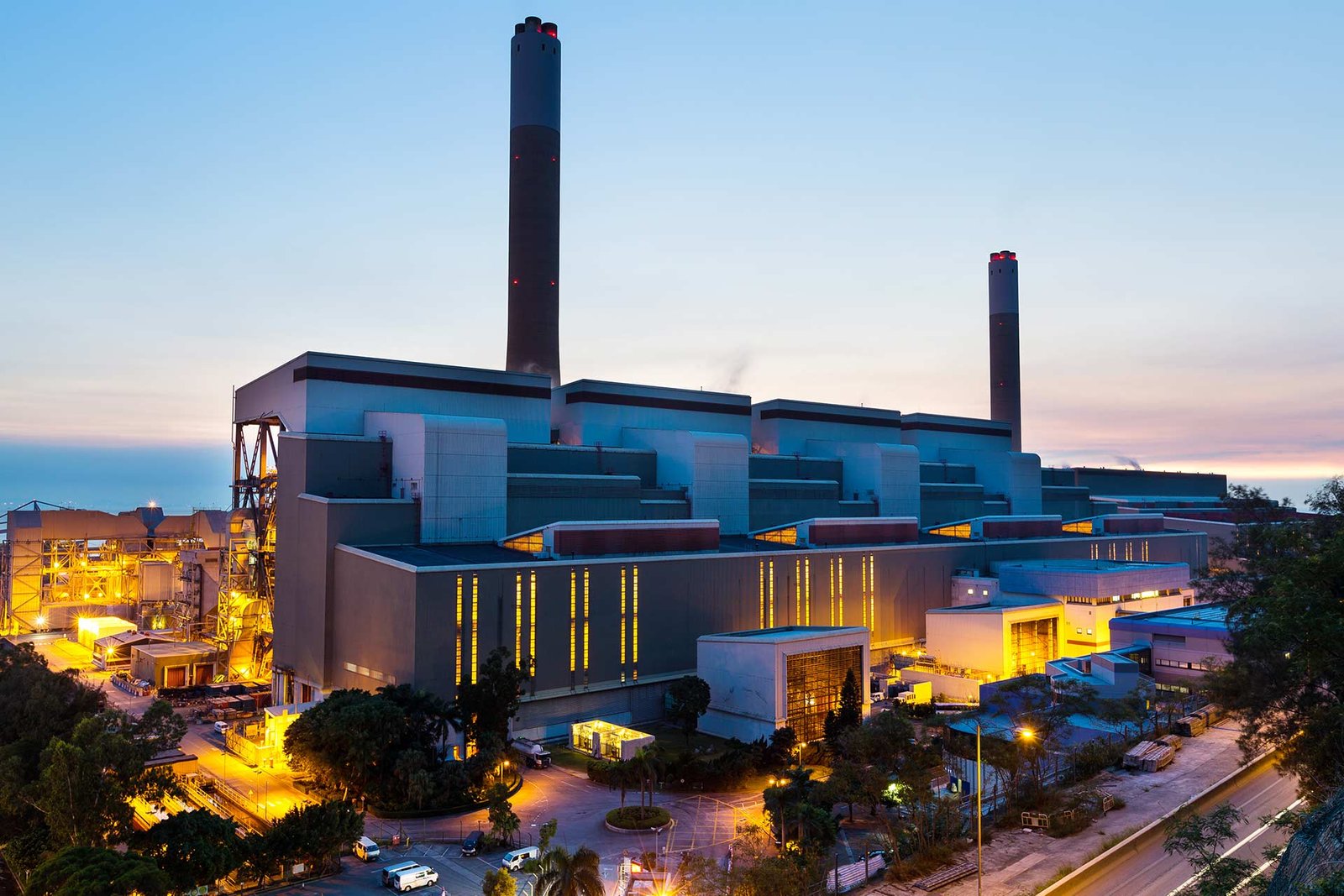 Distillation Processes and Equipment